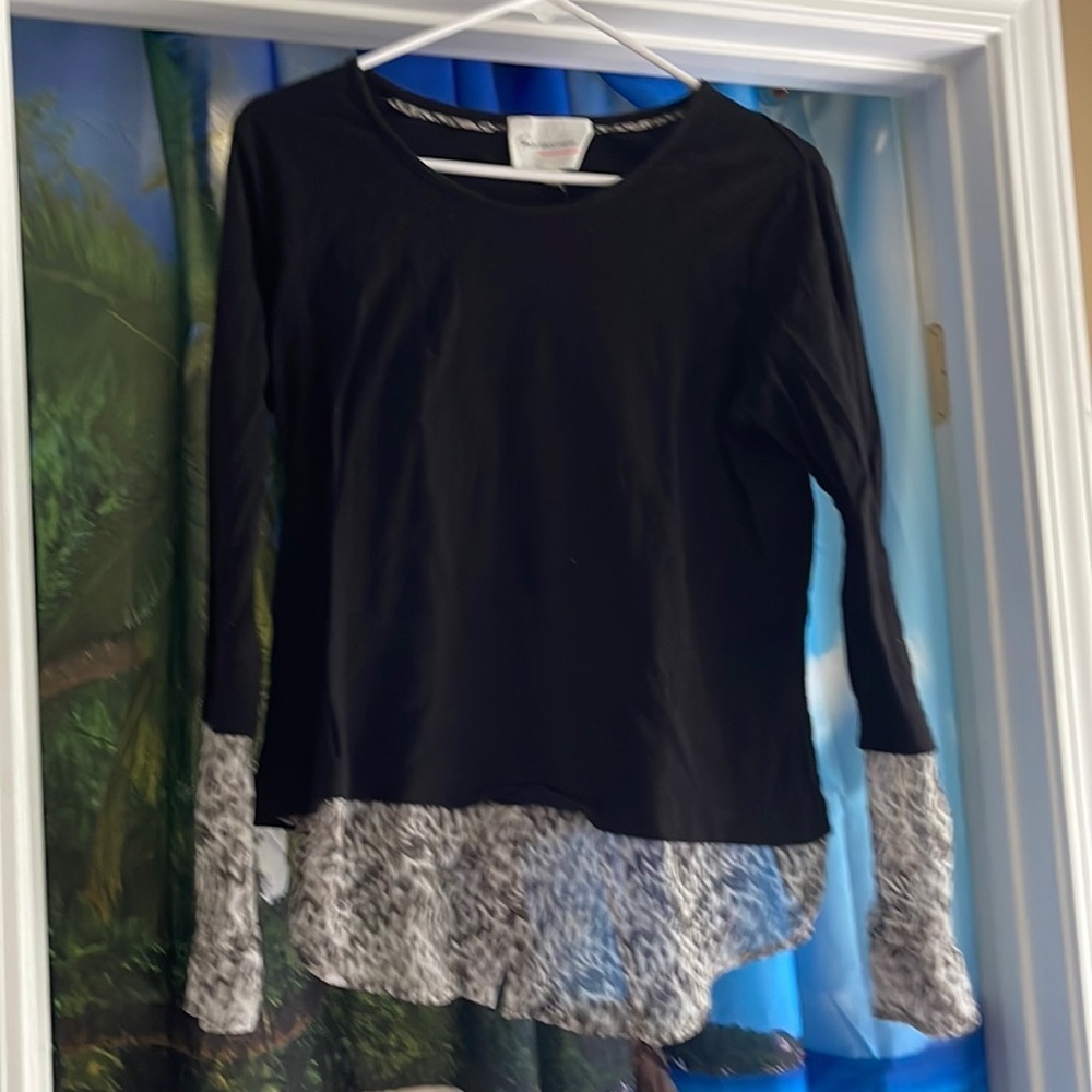 Cute Two by Vince Camuto top S
